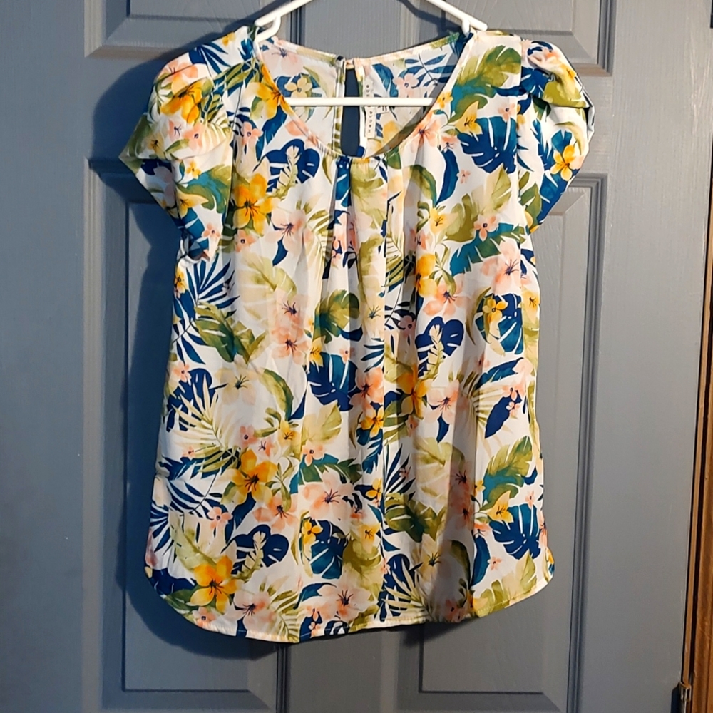 Floral Shirt light and comfortable for spring